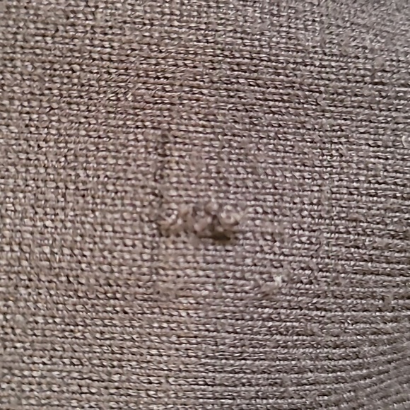 Chic Black and White Knit Sweater - Picture 3 of 6